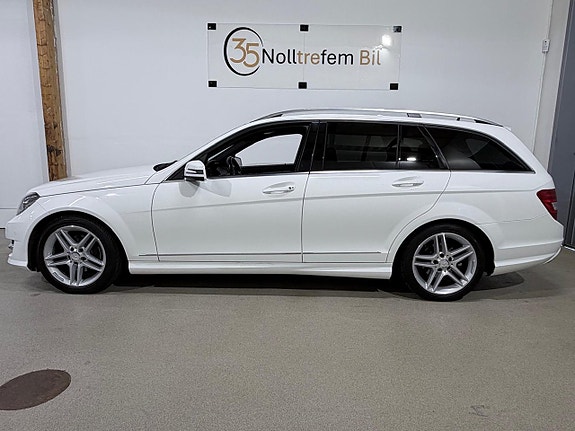 Mercedes-Benz C180 2 of 25