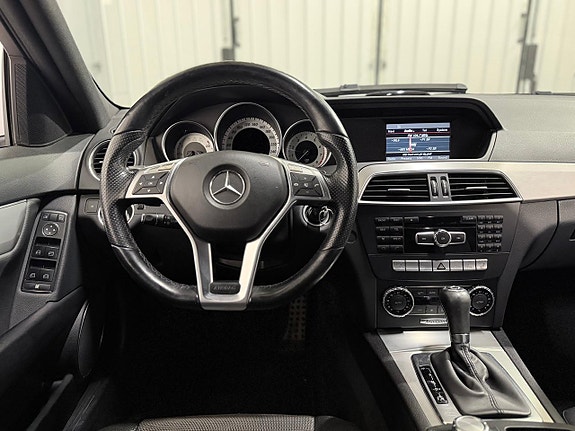 Mercedes-Benz C180 12 of 25