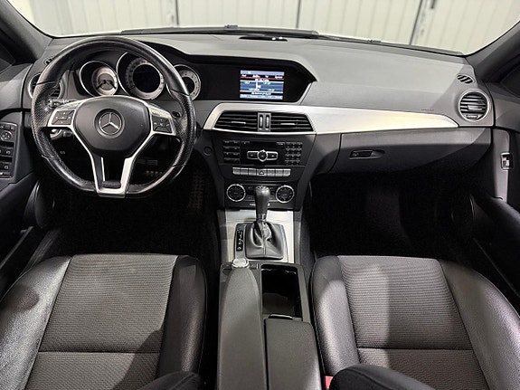 Mercedes-Benz C180 11 of 25