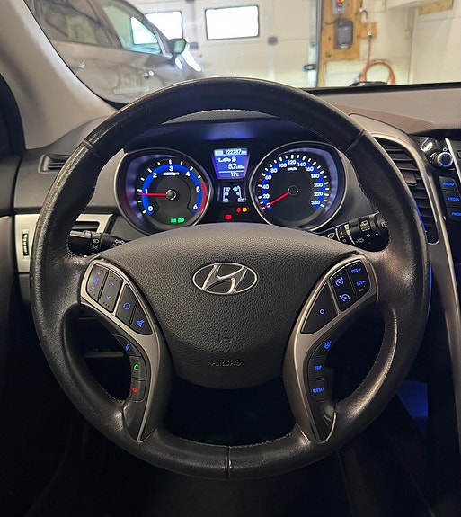 Hyundai i30 11 of 17