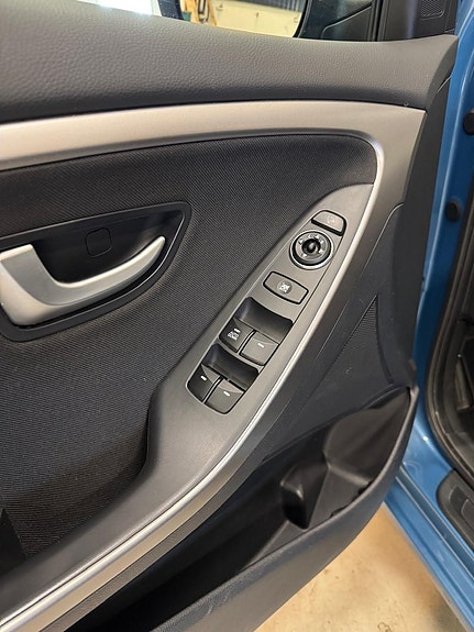 Hyundai i30 13 of 17