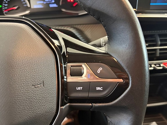 Peugeot 2008 13 of 18