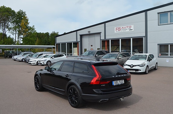 Volvo V90 Cross Country 4 of 27