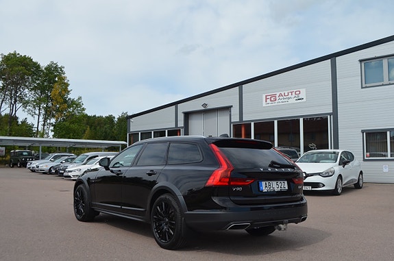Volvo V90 Cross Country 5 of 27