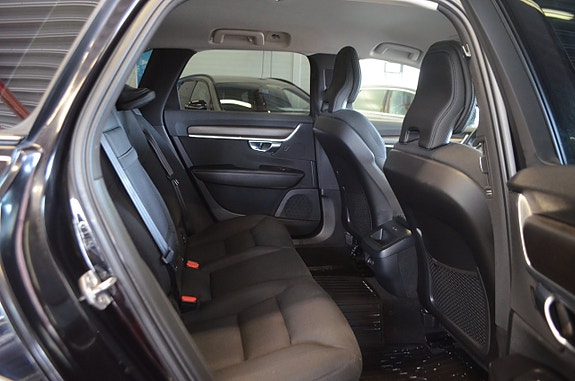 Volvo V90 Cross Country 21 of 27