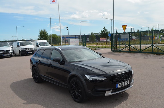 Volvo V90 Cross Country 9 of 27