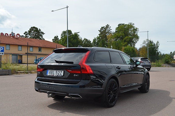 Volvo V90 Cross Country 7 of 27