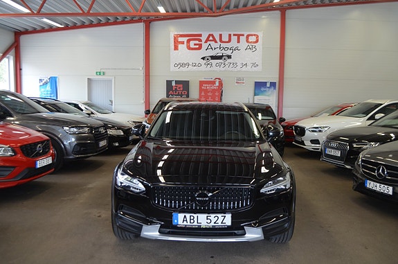 Volvo V90 Cross Country 13 of 27