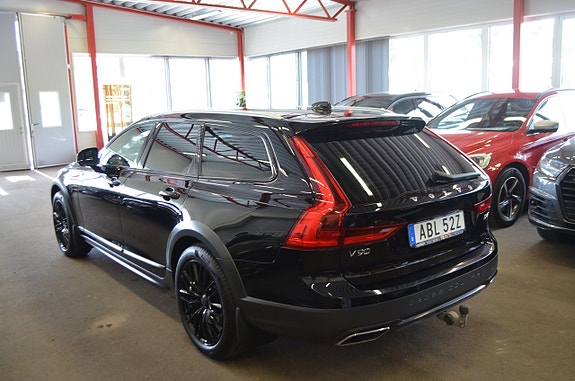 Volvo V90 Cross Country 17 of 27