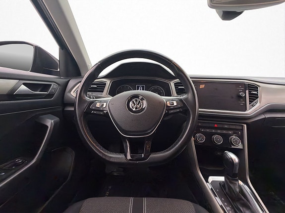 Volkswagen T-Roc 13 of 30
