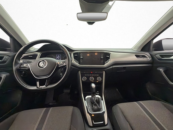 Volkswagen T-Roc 12 of 30