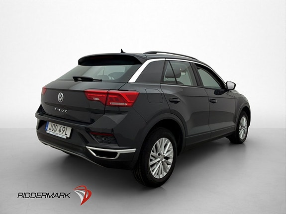 Volkswagen T-Roc 8 of 30