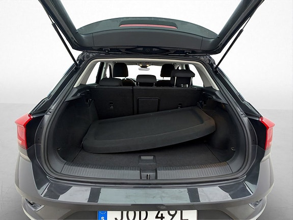 Volkswagen T-Roc 27 of 30