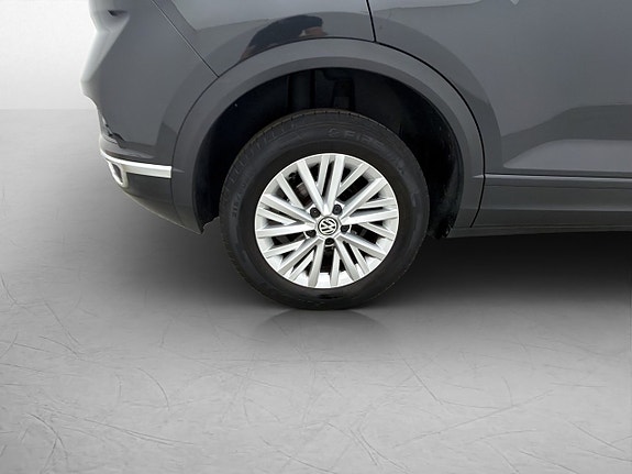 Volkswagen T-Roc 30 of 30