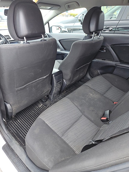 Toyota Avensis 7 of 8