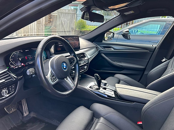 BMW 530e 9 of 17