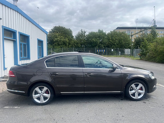 Volkswagen Passat 7 of 14