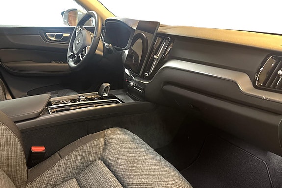 Volvo XC60 10 of 15
