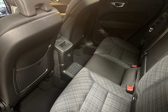 Volvo XC60 12 of 15