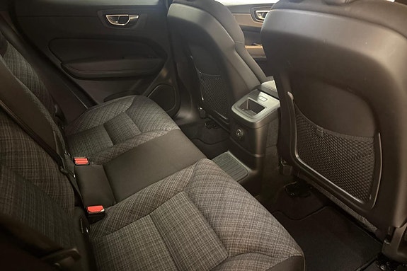 Volvo XC60 11 of 15