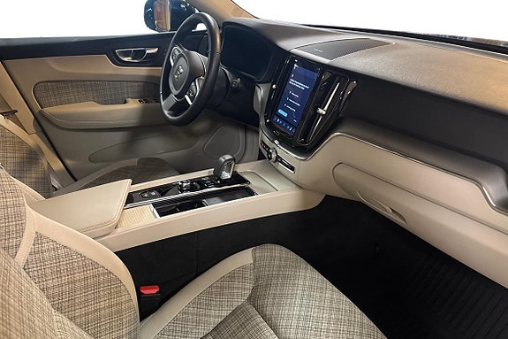 Volvo XC60 10 of 15