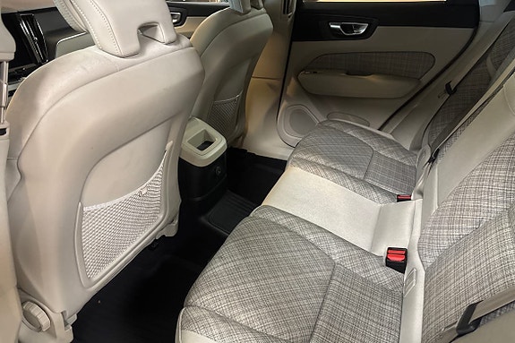 Volvo XC60 12 of 15