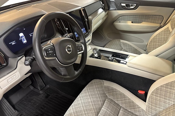 Volvo XC60 8 of 15