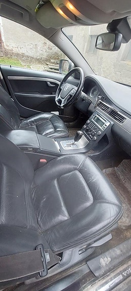 Volvo XC70 3 of 3