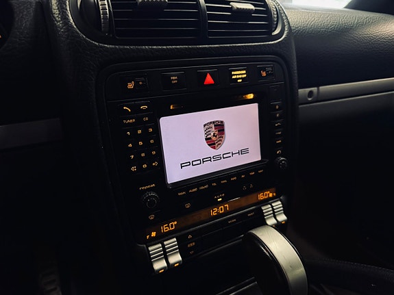Porsche Cayenne 8 of 18