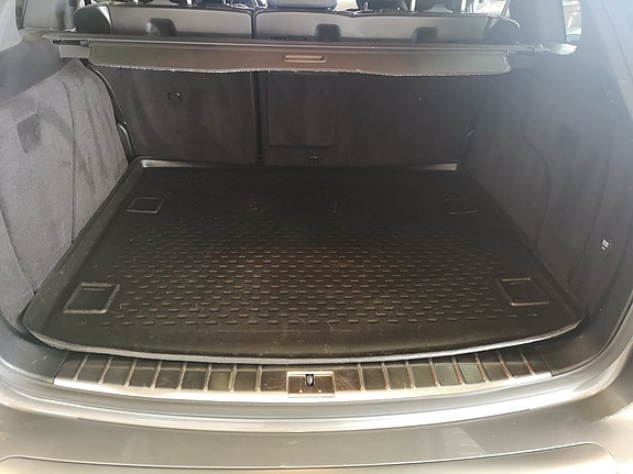 Porsche Cayenne 16 of 18