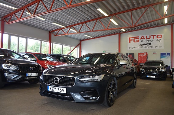 Volvo V90 2 of 24