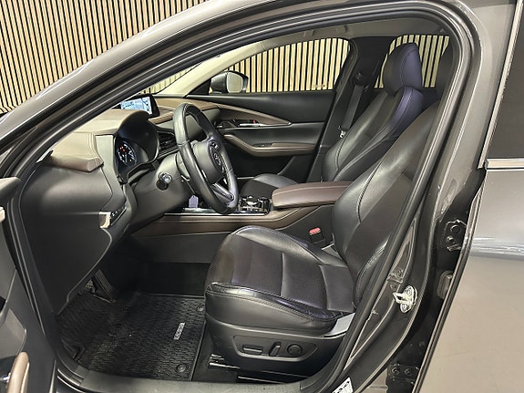 Mazda CX-30 8 of 14