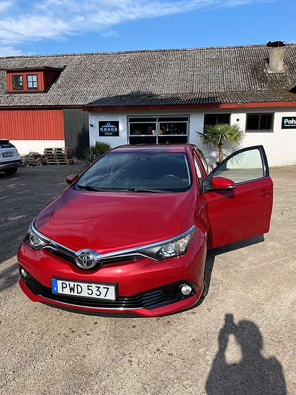 Toyota Auris 3 of 7