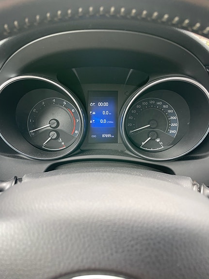 Toyota Auris 4 of 7