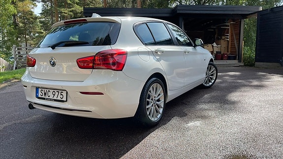 BMW 118d 2 of 5