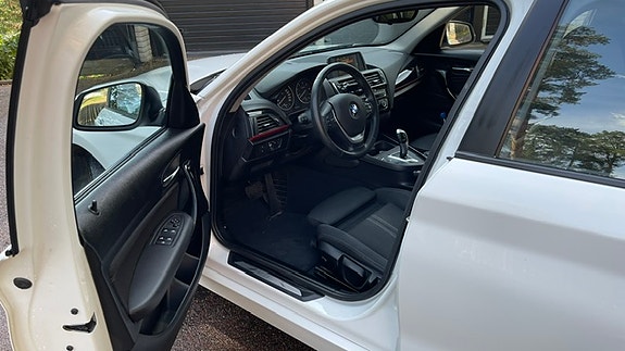 BMW 118d 3 of 5