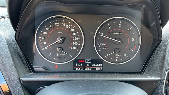 BMW 118d 4 of 5