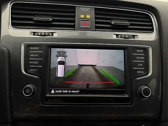Volkswagen Golf Alltrack 17 of 30