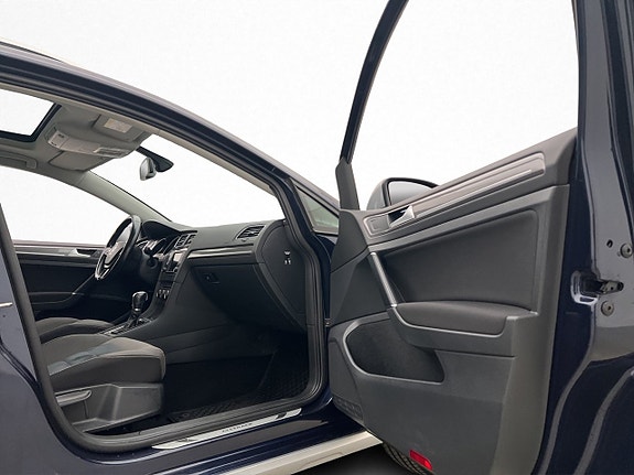 Volkswagen Golf Alltrack 24 of 30