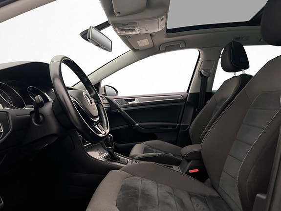 Volkswagen Golf Alltrack 11 of 30