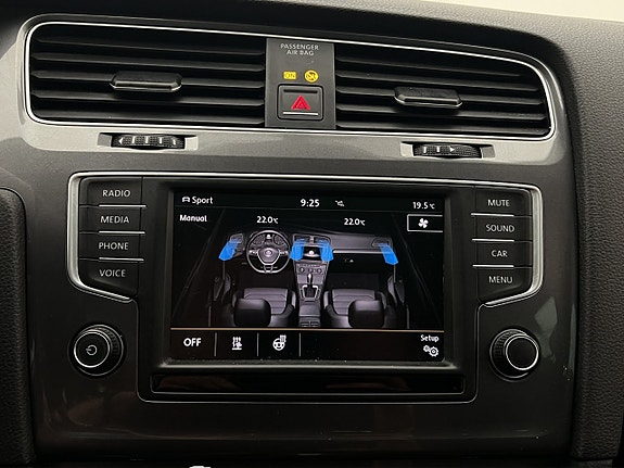 Volkswagen Golf Alltrack 19 of 30