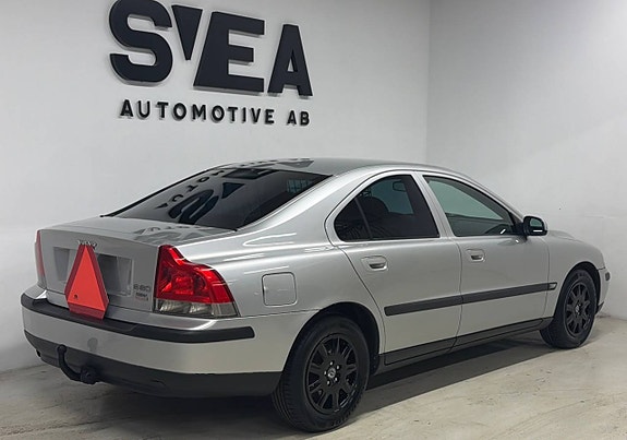 Volvo S60 2 of 8
