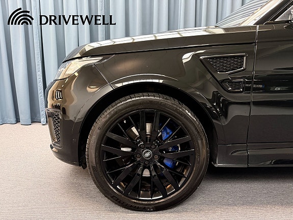 Land Rover Range Rover Sport 17 of 26