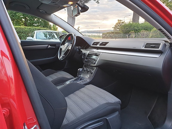 Volkswagen Passat 15 of 28