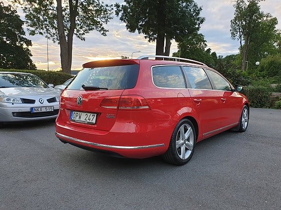 Volkswagen Passat 5 of 28