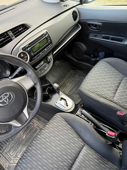 Toyota Yaris 6 of 7