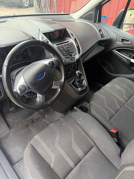 Ford Transit Connect 7 of 9
