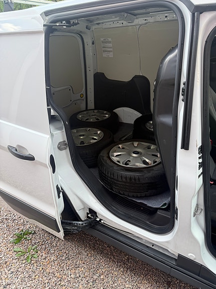 Ford Transit Connect 9 of 9
