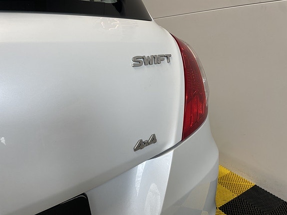Suzuki Swift 9 of 21