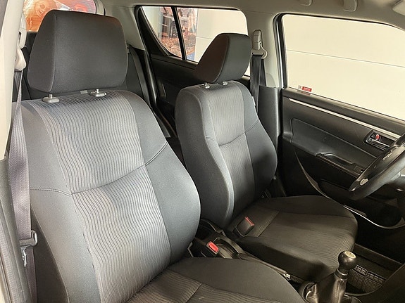 Suzuki Swift 19 of 21